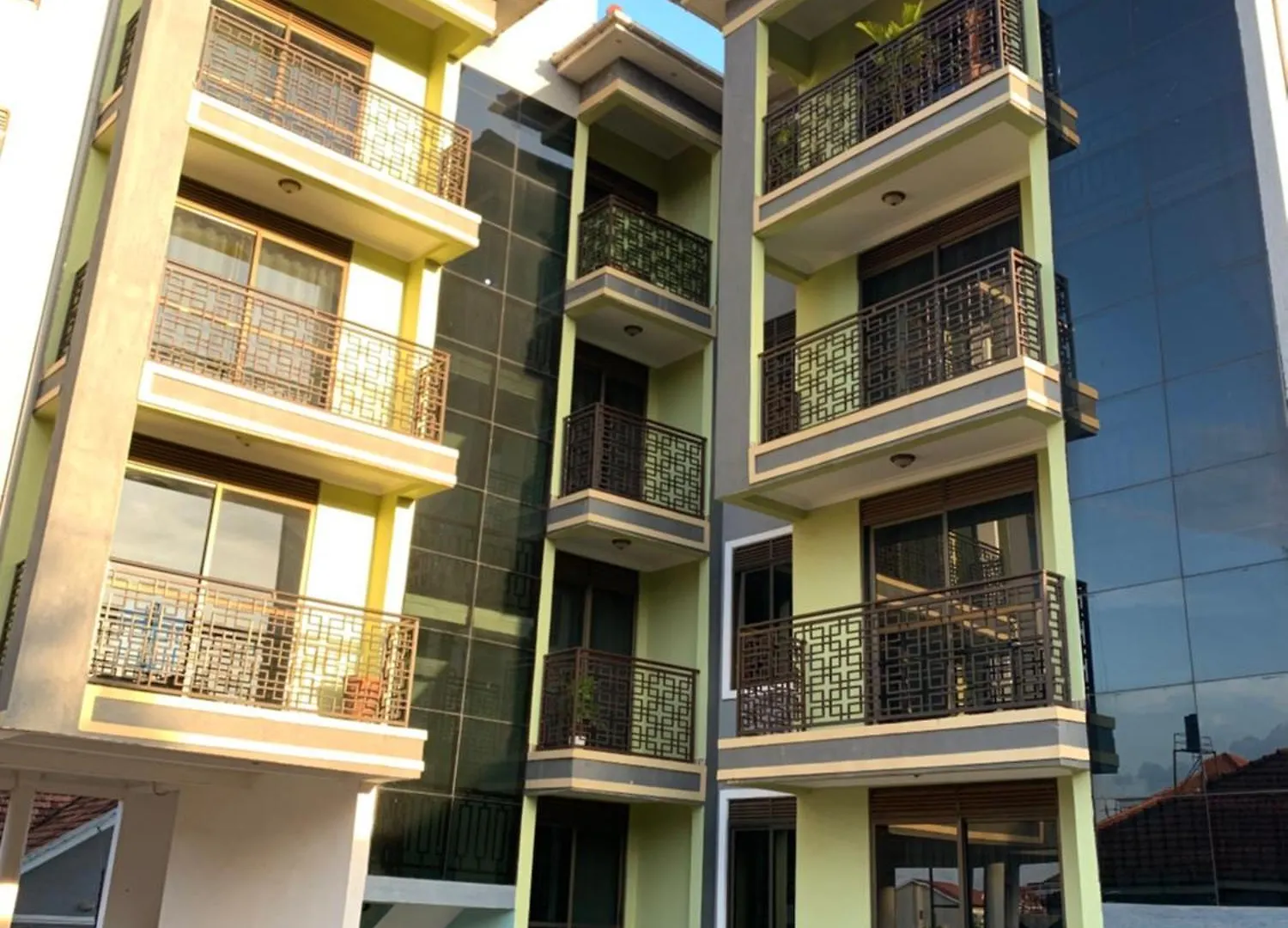 Zuri Suites Kampala Lägenhet